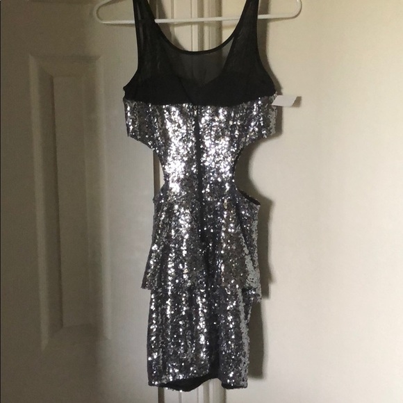 Mini dress - Picture 2 of 2